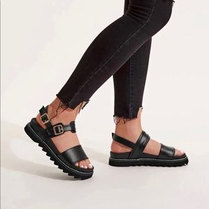 Black Sandals platforms